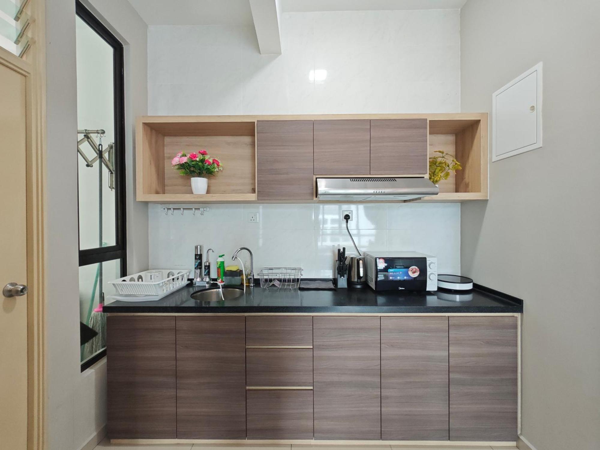 Kempas Dsummit Residences By Antlerzone Apartment