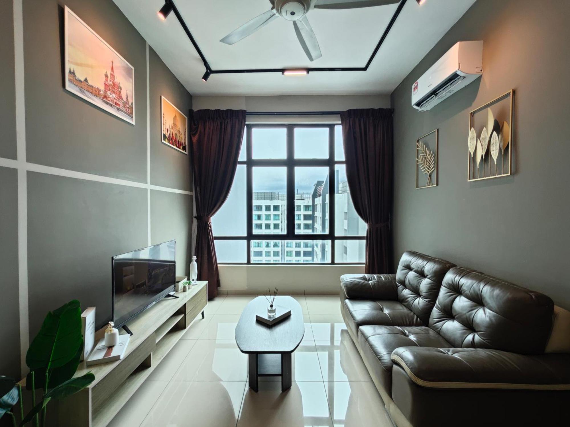 Apartment Kempas Dsummit Residences By Antlerzone *